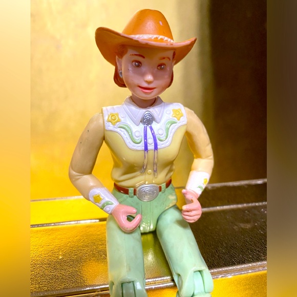 FISHER PRICE 2001 LOVING FAMILY WESTERN STYLE COWGIRL POSABLE DOLLHOUSE DOLL 6” - Picture 2 of 8